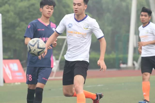 约基奇35+7+7爱德华兹44分 掘金力克森林狼2-2